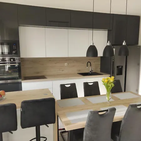 Stela With Heated Pool Je And Whirlpool Gornje Sitno Apartman Split