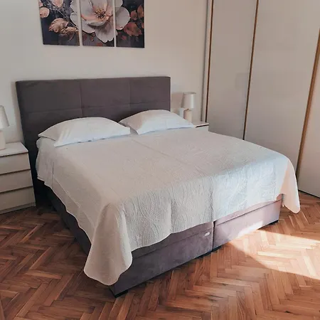 Appartement Stela With Heated Private Pool And Whirlpool Gornje Sitno Split