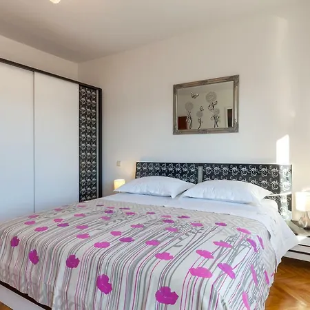 Appartement Stela With Heated Private Pool And Whirlpool Gornje Sitno Split