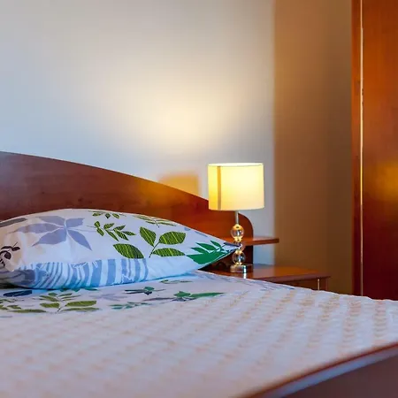 Stela With Heated Pool Je And Whirlpool Gornje Sitno Daire