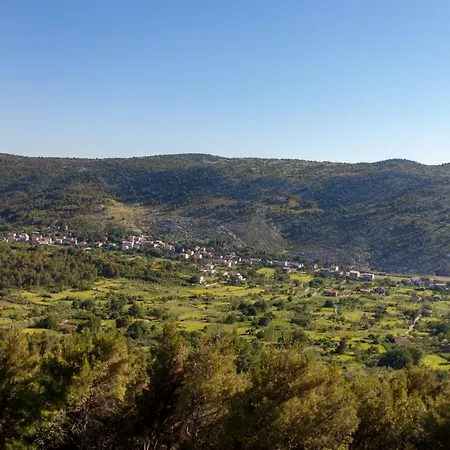 Stela With Heated Pool Je And Whirlpool Gornje Sitno *